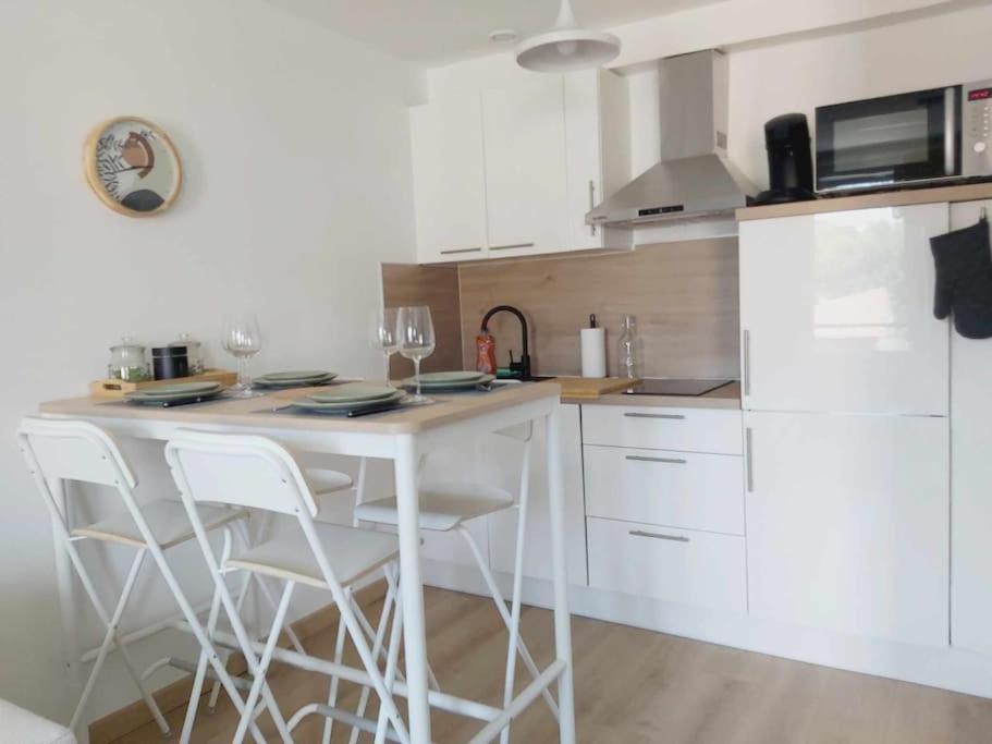 Les Coteaux De Mahe Appartement Tournon-sur-Rhone Buitenkant foto