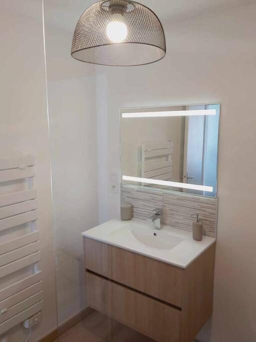 Les Coteaux De Mahe Appartement Tournon-sur-Rhone Buitenkant foto
